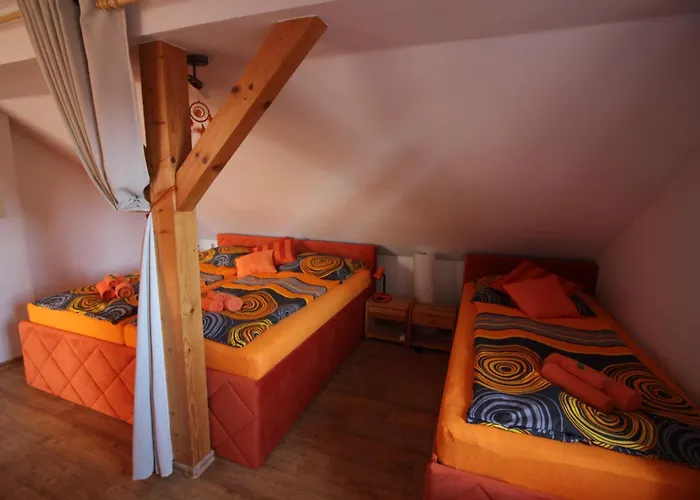 Orange Loft Apartment *